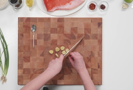 Фото шага рецепта Форель в духовке 175493 шаг 2  