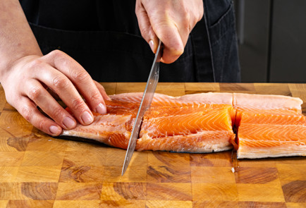 Фото шага рецепта Форель в сливочном соусе 191136 шаг 3  