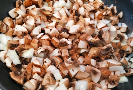 Фото шага рецепта Французский грибной кремсуп 174894 шаг 3  