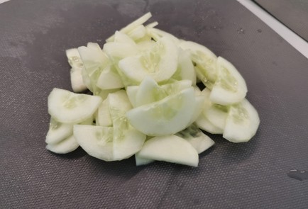 Фото шага рецепта Французский салат с печенью трески 186567 шаг 2  