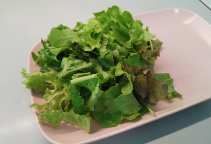 Фото шага рецепта Французский салат с печенью трески 186567 шаг 3  