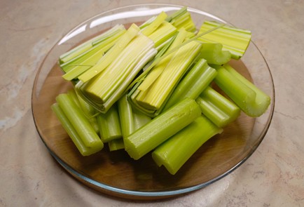 Фото шага рецепта Фрикадельки из мяса и овощей 187906 шаг 2