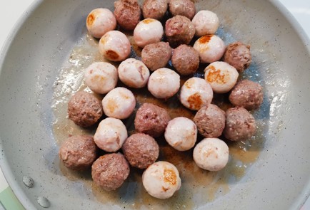 Фото шага рецепта Фрикадельки с овощами 191449 шаг 3  