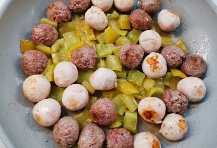 Фото шага рецепта Фрикадельки с овощами 191449 шаг 4  