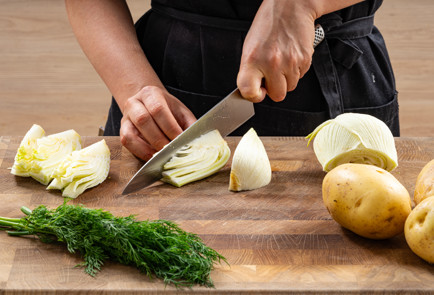 Фото шага рецепта Фрикадельки в яблочносливовом соусе с глазированным фенхелем 189958 шаг 11  