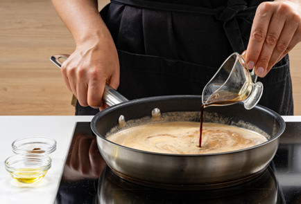 Фото шага рецепта Фрикадельки в яблочносливовом соусе с глазированным фенхелем 189958 шаг 7  