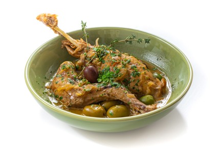 Фото шага рецепта Фрикасе из кролика с оливками 175161 шаг 13  