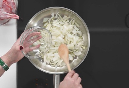 Фото шага рецепта Фрикасе из кролика с оливками 175161 шаг 4  