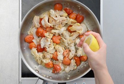 Фото шага рецепта Фрикасе из трубача 50346 шаг 3  