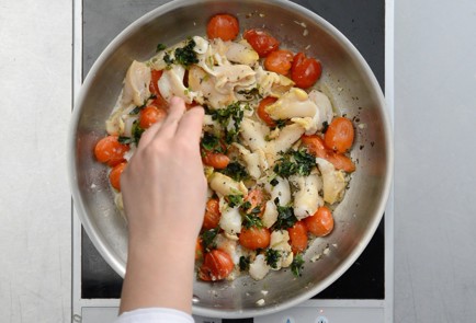 Фото шага рецепта Фрикасе из трубача 50346 шаг 4  