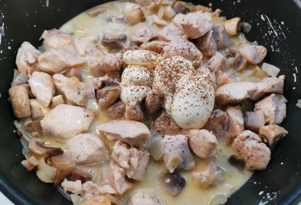Фото шага рецепта Фрикасе с курицей и грибами 176191 шаг 11  