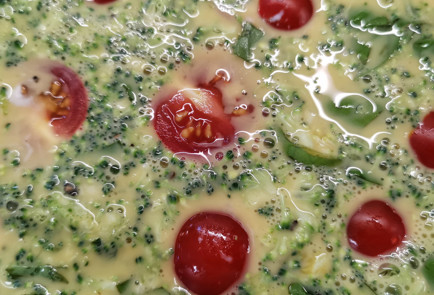 Фото шага рецепта Фритатта с брокколи и базиликом 151959 шаг 5  