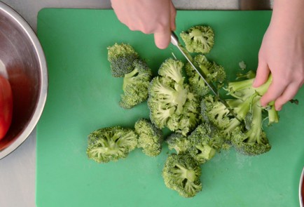 Фото шага рецепта Фриттата с брокколи и сладким перцем 17602 шаг 2  