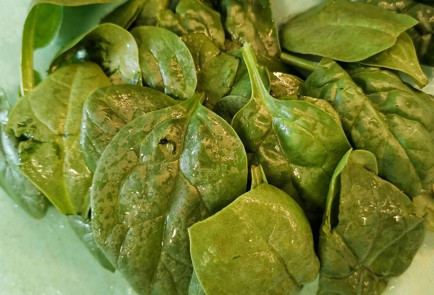 Фото шага рецепта Фриттата с рикоттой и шпинатом 151277 шаг 1  