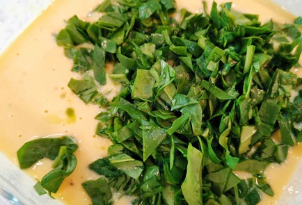 Фото шага рецепта Фриттата с рикоттой и шпинатом 151277 шаг 6  