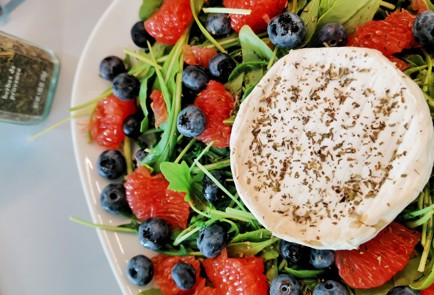 Фото шага рецепта Фруктовоягодный салат с камамбером 151371 шаг 12  