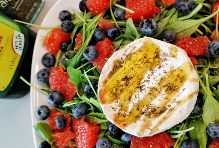 Фото шага рецепта Фруктовоягодный салат с камамбером 151371 шаг 13  