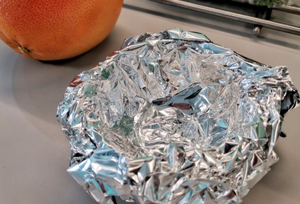 Фото шага рецепта Фруктовоягодный салат с камамбером 151371 шаг 2  