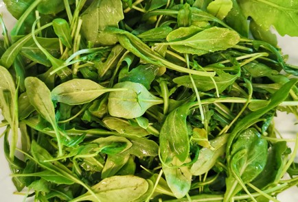 Фото шага рецепта Фруктовоягодный салат с камамбером 151371 шаг 6  