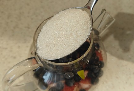 Фото шага рецепта Фруктовый чай со смородиной 190872 шаг 8  