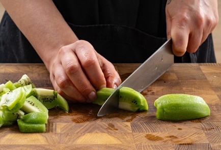 Фото шага рецепта Фруктовый салат с блинами 188335 шаг 5  