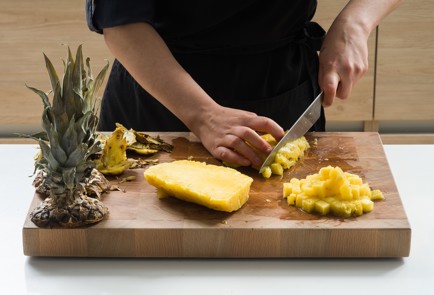 Фото шага рецепта Фруктовый салат с йогуртовой заправкой 152414 шаг 1