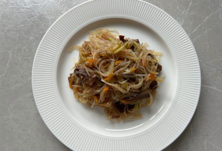 Фото шага рецепта Фунчоза с говядиной 187046 шаг 10  