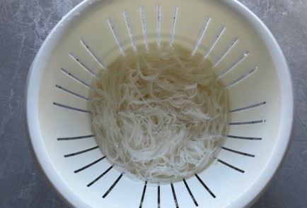 Фото шага рецепта Фунчоза с говядиной 187046 шаг 7  