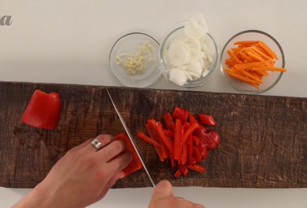 Фото шага рецепта Фунчоза с курицей и овощами 27297 шаг 3  