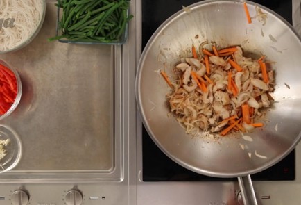 Фото шага рецепта Фунчоза с курицей и овощами 27297 шаг 4  