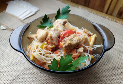 Фото шага рецепта Фунчоза с курицей и овощами 188042 шаг 16  