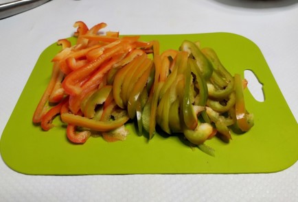 Фото шага рецепта Фунчоза с курицей и овощами 188042 шаг 3  