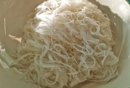 Фото шага рецепта Фунчоза с овощами и морковью покорейски 151119 шаг 3  