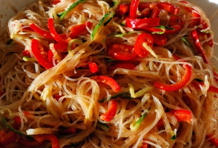 Фото шага рецепта Фунчоза с овощами и морковью покорейски 151119 шаг 9  