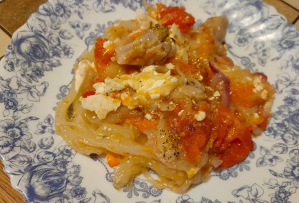 Фото шага рецепта Фунчоза с овощами сыром и беконом 175324 шаг 18  