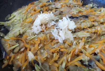 Фото шага рецепта Фунчоза с овощами 189863 шаг 7  