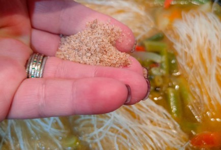 Фото шага рецепта Фунчоза с зеленой фасолью сладким перцем и помидорами 187883 шаг 12  