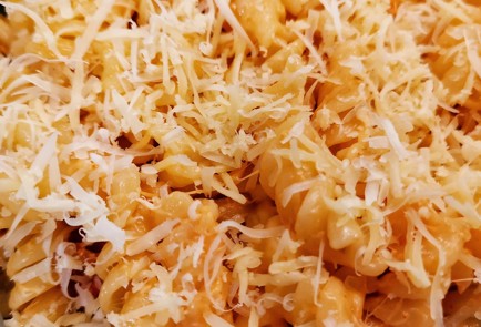 Фото шага рецепта Фузилли с помидорами черри и пармезаном 151427 шаг 18  