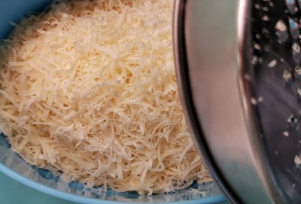 Фото шага рецепта Фузилли с помидорами черри и пармезаном 151427 шаг 7  