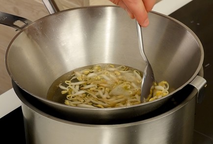 Фото шага рецепта Индонезийский салат гадогадо 114400 шаг 7  