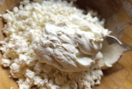 Фото шага рецепта Галета на ржаной муке с творогом шпинатом и морковью 190636 шаг 10  