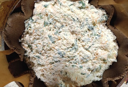 Фото шага рецепта Галета на ржаной муке с творогом шпинатом и морковью 190636 шаг 19  