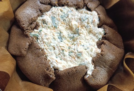 Фото шага рецепта Галета на ржаной муке с творогом шпинатом и морковью 190636 шаг 20  