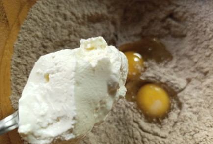 Фото шага рецепта Галета на ржаной муке с творогом шпинатом и морковью 190636 шаг 5  