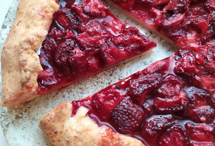 Фото шага рецепта Галета с клубникой 189388 шаг 11  