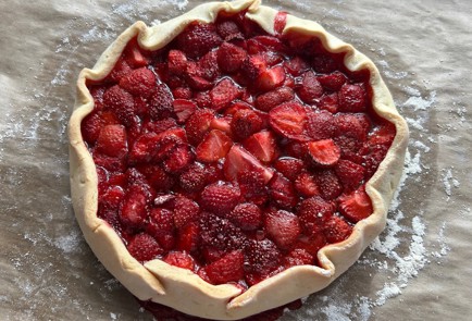 Фото шага рецепта Галета с клубникой 189798 шаг 10  