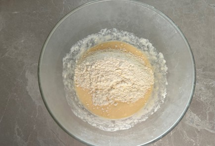 Фото шага рецепта Галета с клубникой 189798 шаг 4  