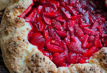 Фото шага рецепта Галета с клубникой 189841 шаг 18  