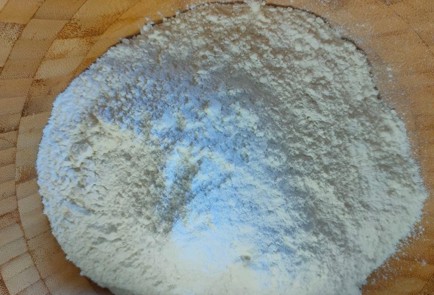 Фото шага рецепта Галета с клубникой 189841 шаг 2  