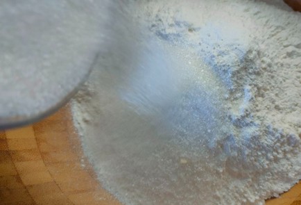 Фото шага рецепта Галета с клубникой 189841 шаг 3  